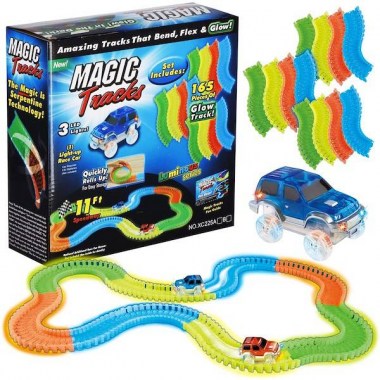 pol_pl_Tor wyscigowy elastyczny zestaw 220 elementow magic track autko na baterie dla dzieci 33031_1