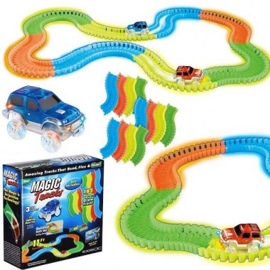pol_pl_Tor wyscigowy elastyczny zestaw 220 elementow magic track autko na baterie dla dzieci 33031_5